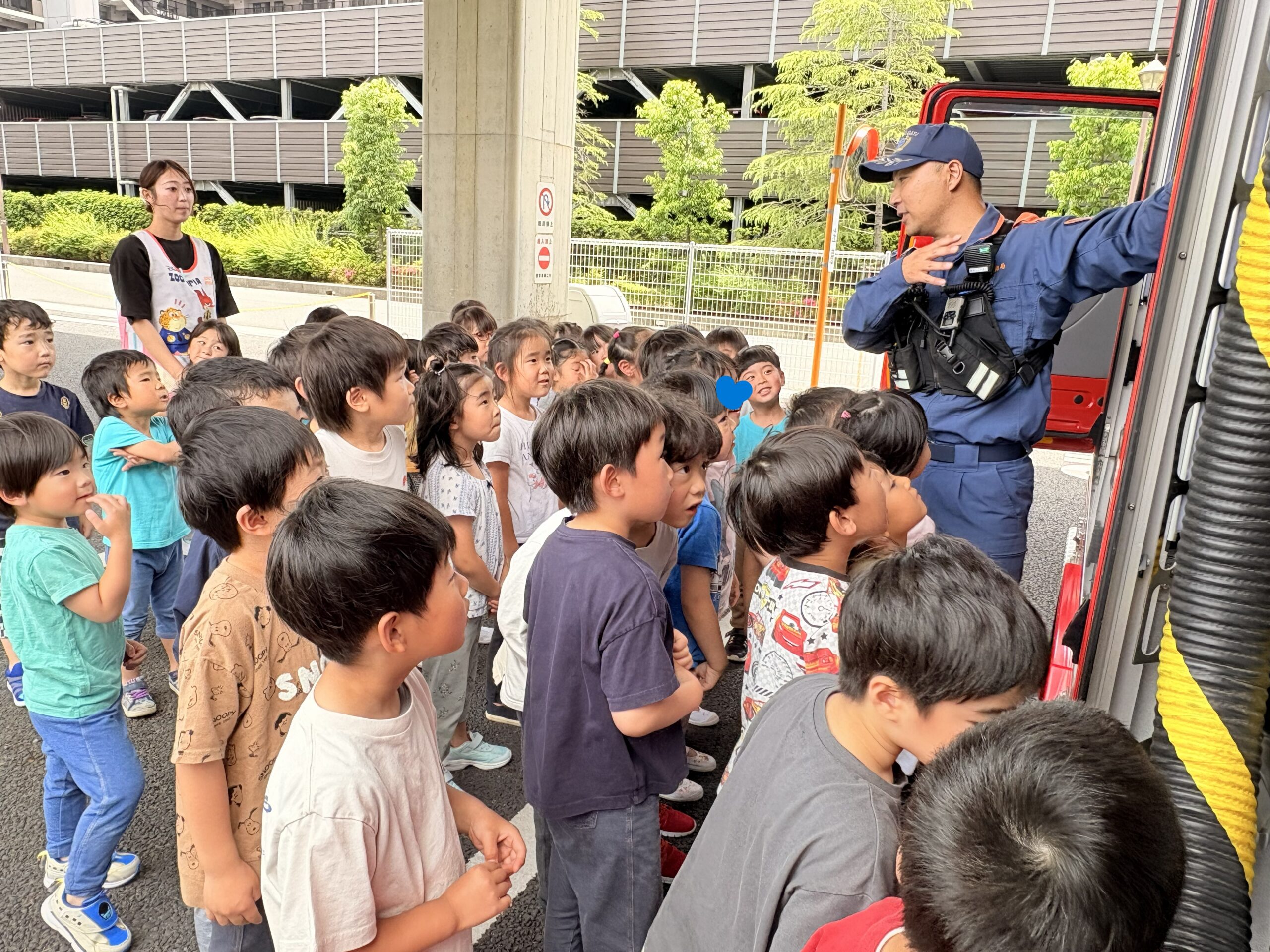 🚒消防立ち合い避難訓練②🚒 | ミルキーウェイグループ 保育園 社会